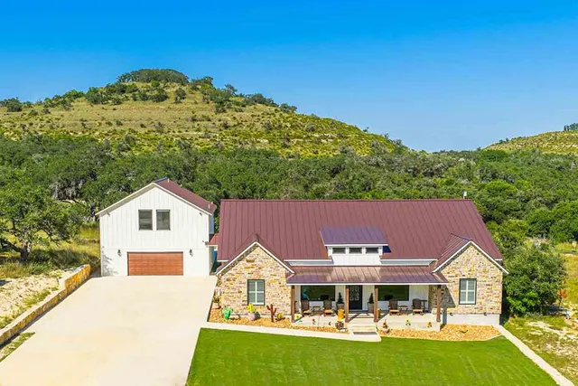 $1,950,000 | 147 Gray Wolf, Blanco, TX 78606
