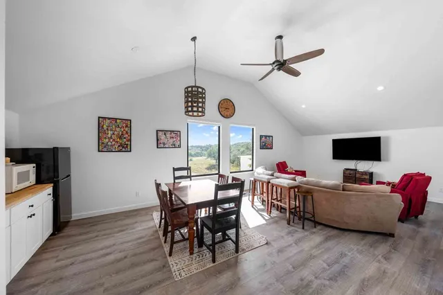 $1,950,000 | 147 Gray Wolf, Blanco, TX 78606