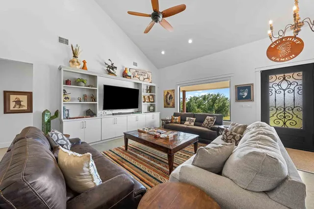 $1,950,000 | 147 Gray Wolf, Blanco, TX 78606