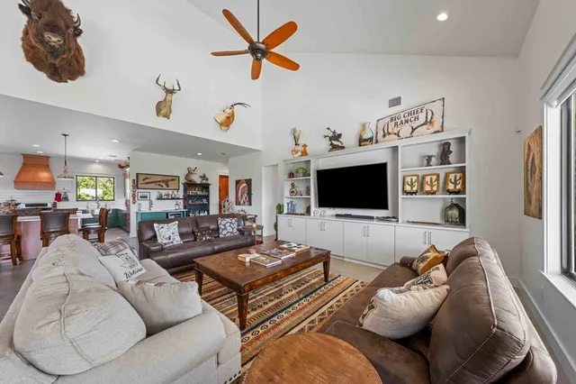 $1,950,000 | 147 Gray Wolf, Blanco, TX 78606