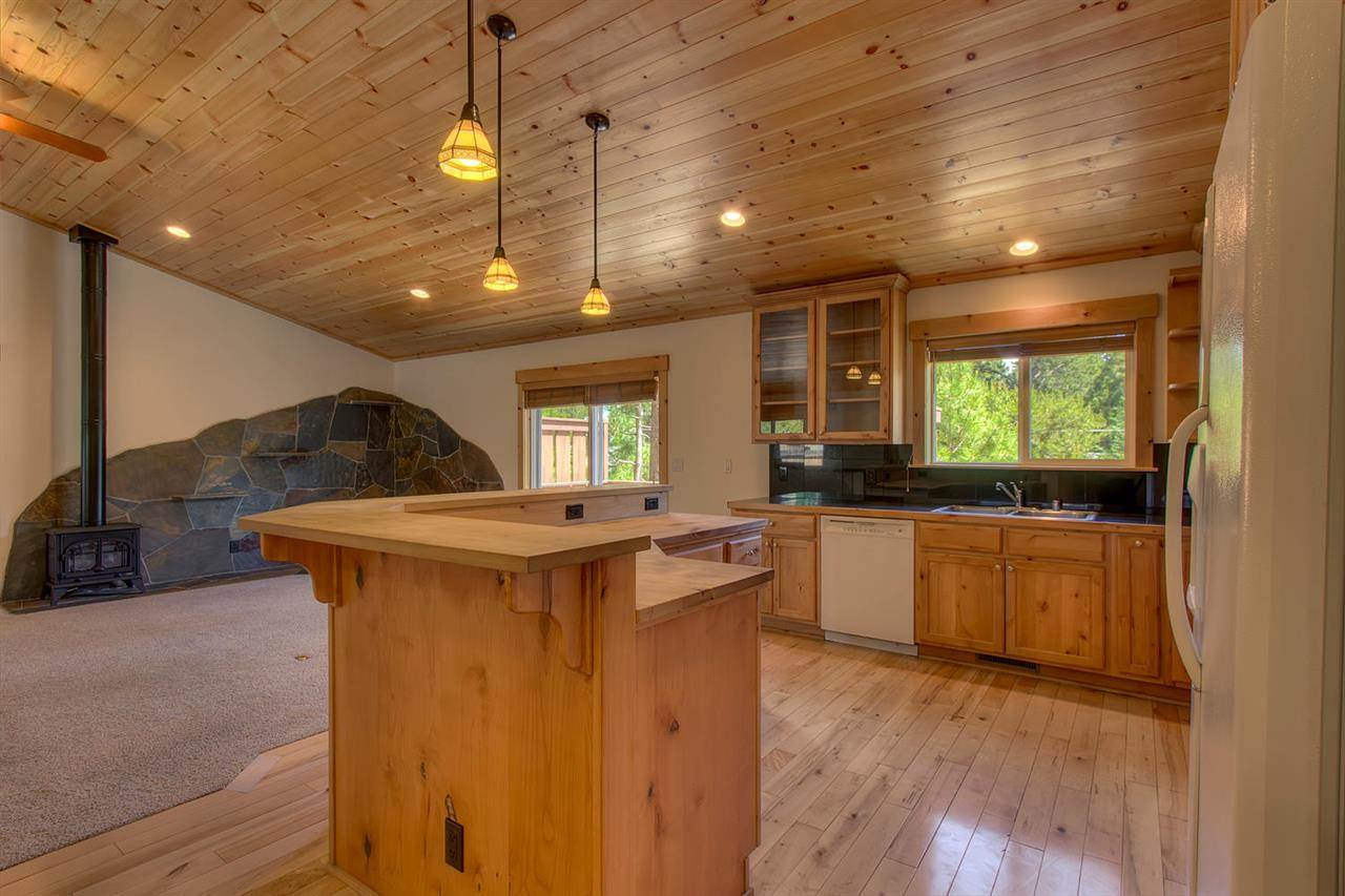 10541 Red Fir Road Truckee, CA 96161 - Photo 5 of 14 Gallery Image 5