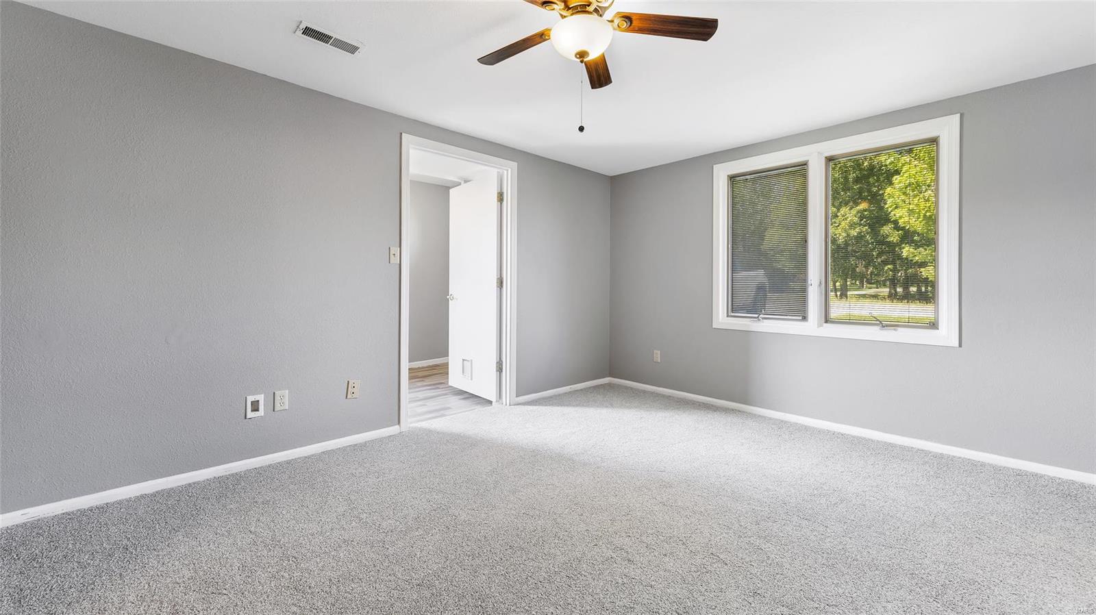 156 Gall Road Columbia, IL 62236 - Photo 11 of 36 Gallery Image 11