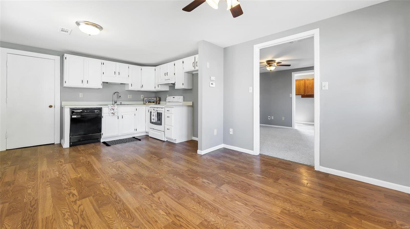 156 Gall Road Columbia, IL 62236 - Photo 5 of 36 Gallery Image 5