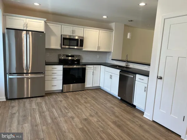 $2,600 | 352 West 11th Street, Front Royal, VA 22630