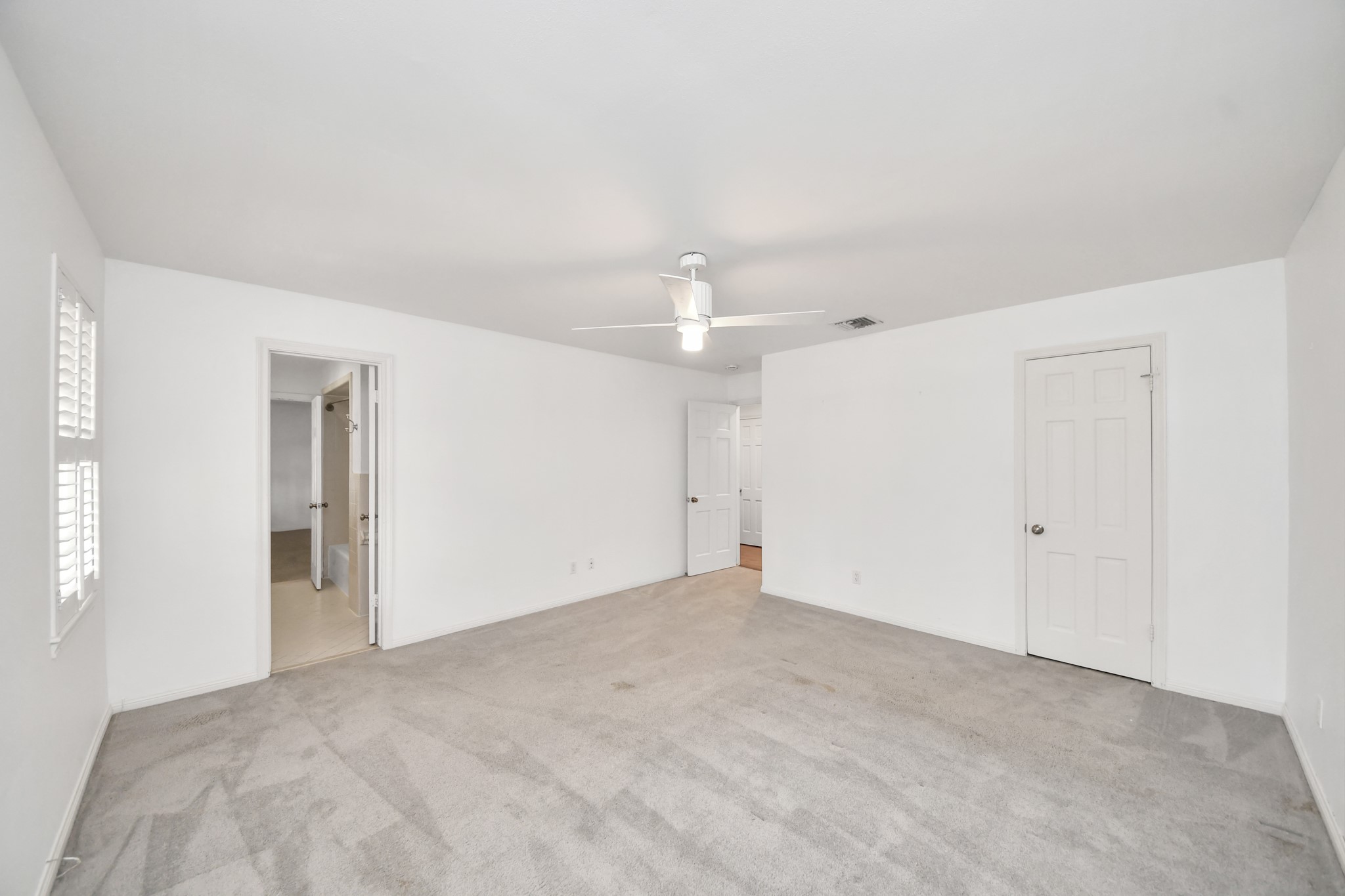 354 Knipp Road Houston, TX 77024 - Photo 23 of 31 Gallery Image 23