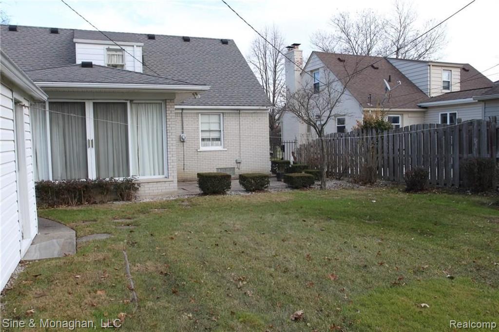 1399 Torrey Road Grosse Pointe Woods, MI 48236 - Photo 28 of 29