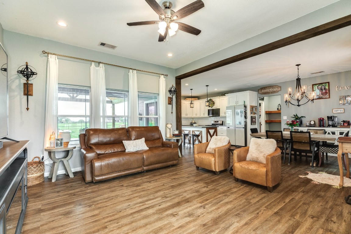 613 Winchester Trail Angleton, TX 77515 - Photo 11 of 33