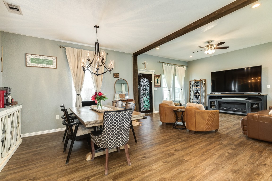 613 Winchester Trail Angleton, TX 77515 - Photo 13 of 33