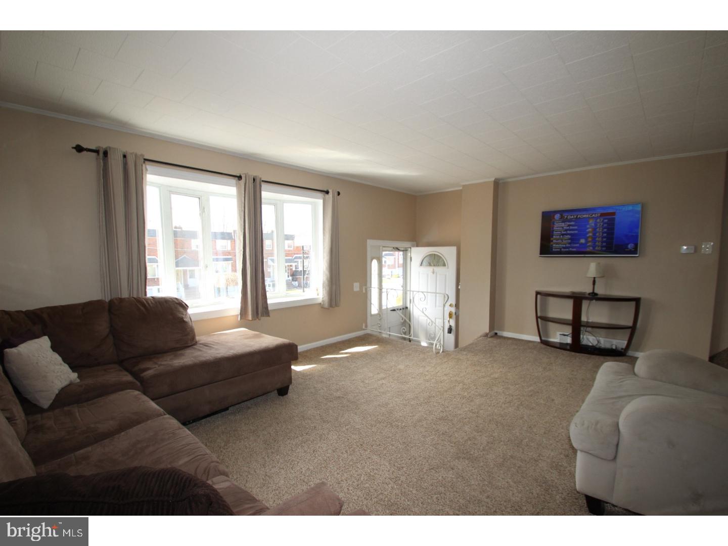 3225 Belgreen Road Philadelphia, PA 19154 - Photo 2 of 20 Living Room