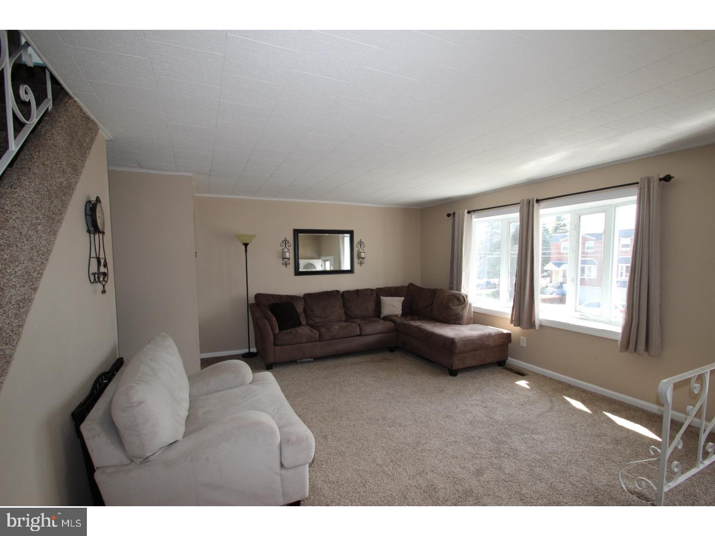 3225 Belgreen Road Philadelphia, PA 19154 - Photo 3 of 20 Living Room
