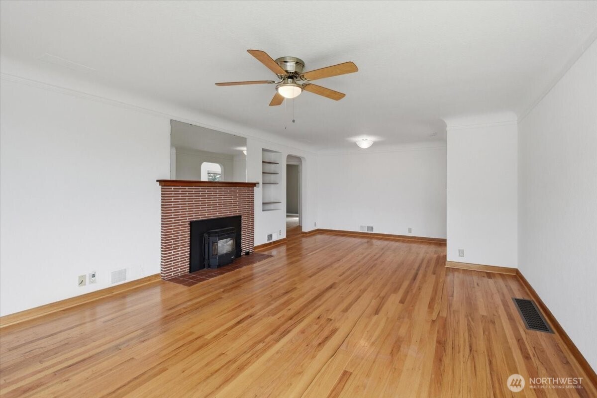 3733 Southwest Webster Street Seattle, WA 98126 - Photo 3 of 22