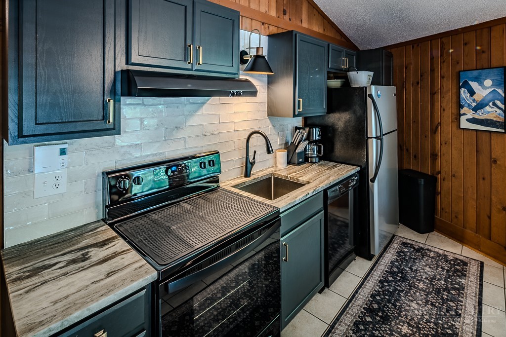 143 Hornbeam Road Beech Mountain, NC 28604 - Photo 4 of 38