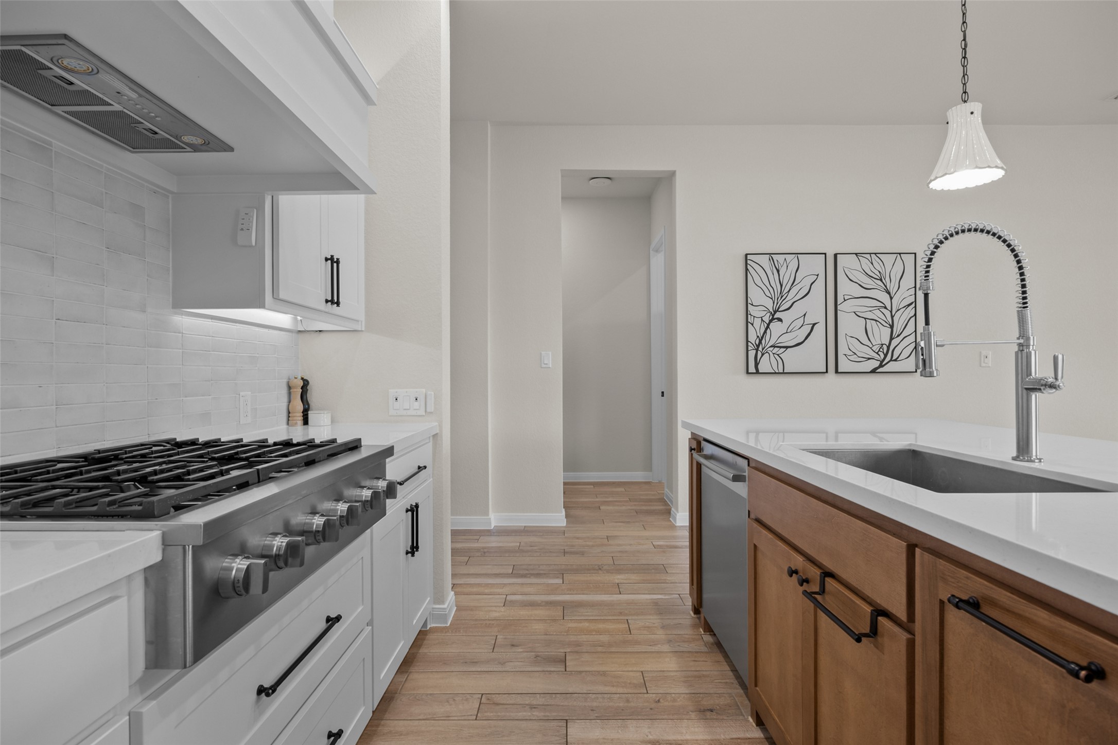 1200 Scenic Grn Loop Georgetown, TX 78628 - Photo 10 of 40 Look at that cooktop!