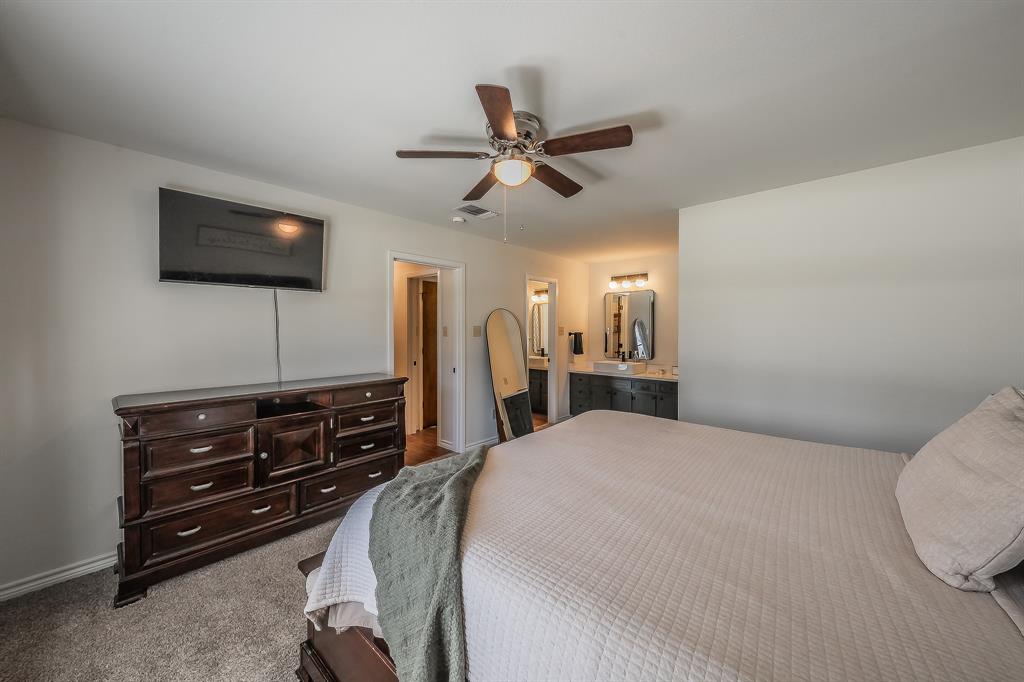 302 West Hale Avenue Decatur, TX 76234 - Photo 17 of 33