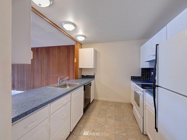 $200,000 | 13954 Northeast 60th Way, Unit 111, Redmond, WA 98052