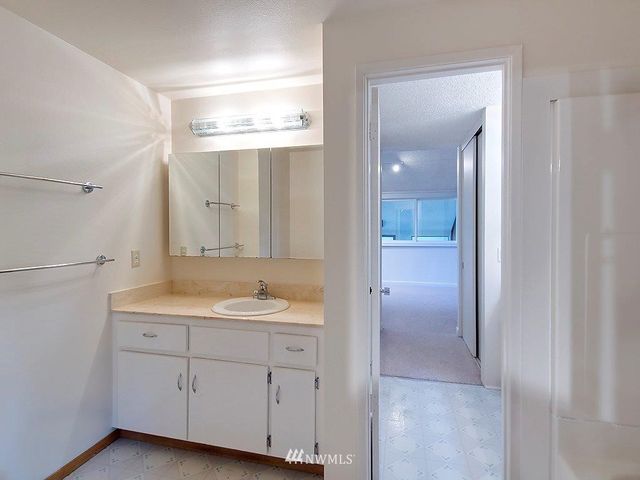 $200,000 | 13954 Northeast 60th Way, Unit 111, Redmond, WA 98052