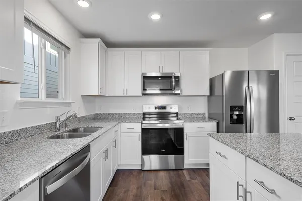 $2,100 | 812 Heartseed Avenue, New Braunfels, TX 78130