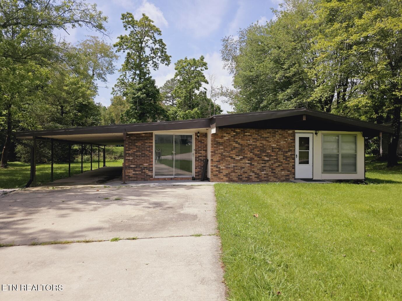 297 Sheppard Road Oneida, TN 37841 - Photo 1 of 50 29