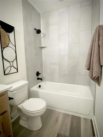 $699,900 | 5888 Northwest Black Oak Court, Parkville, MO 64152