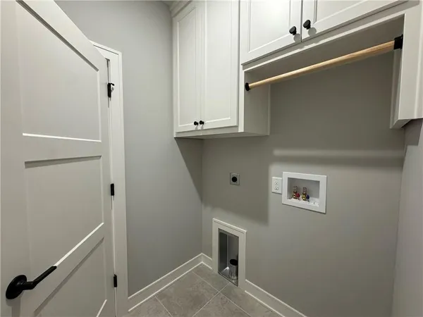 $699,900 | 5888 Northwest Black Oak Court, Parkville, MO 64152