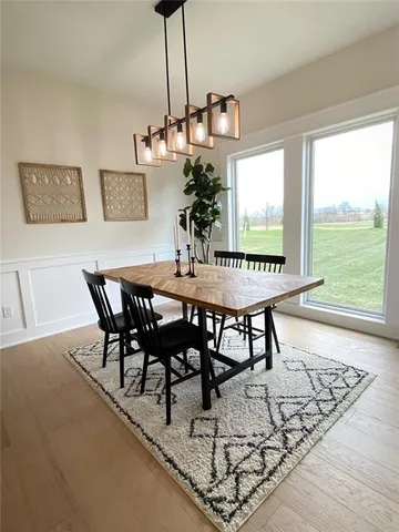 $699,900 | 5888 Northwest Black Oak Court, Parkville, MO 64152