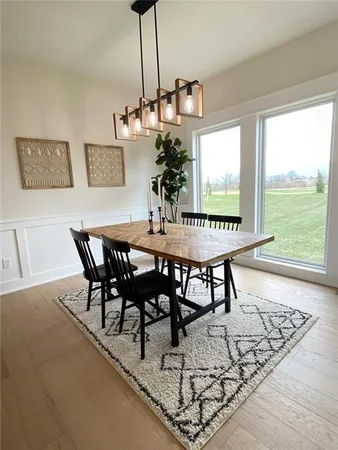 $699,900 | 5888 Northwest Black Oak Court, Parkville, MO 64152