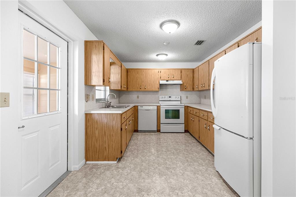 8575 Southwest 90th Lane, Unit C Ocala, FL 34481 - Photo 20 of 27