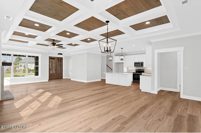 $719,900 | 154 Elokwa Way, Loudon, TN 37774