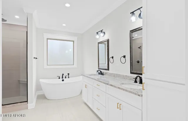 $719,900 | 154 Elokwa Way, Loudon, TN 37774