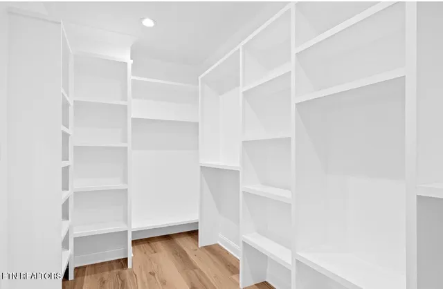 $719,900 | 154 Elokwa Way, Loudon, TN 37774