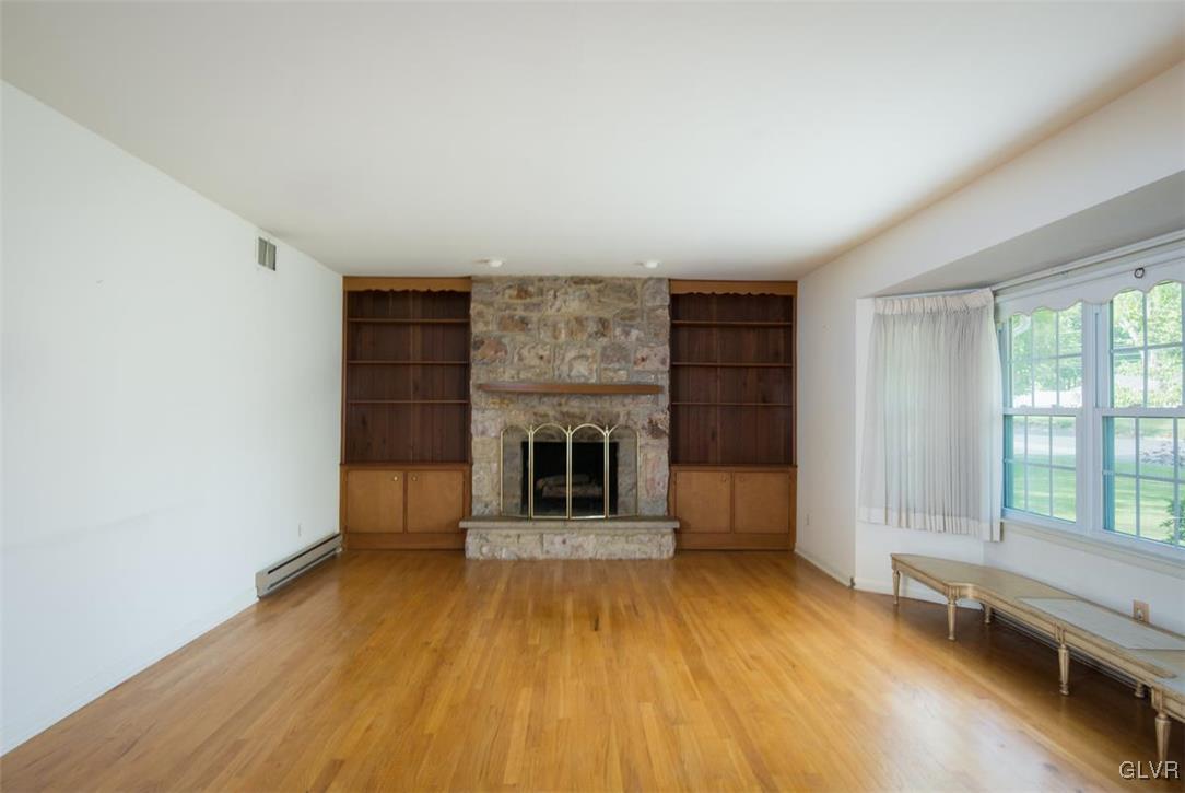 1420 Springhouse Road Allentown, PA 18104 - Photo 2 of 16 Gallery Image 2