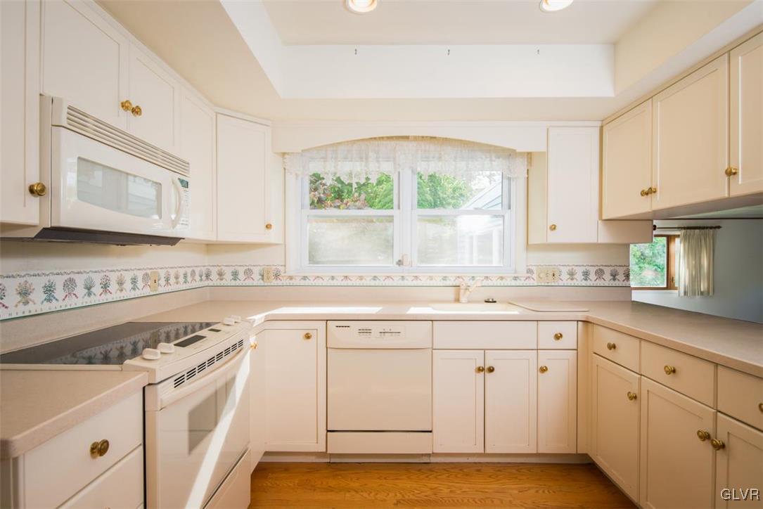 1420 Springhouse Road Allentown, PA 18104 - Photo 4 of 16 Gallery Image 4