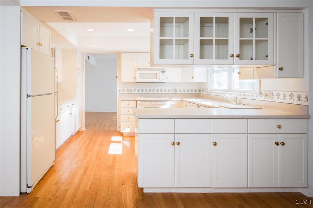 1420 Springhouse Road Allentown, PA 18104 - Photo 5 of 16 Gallery Image 5