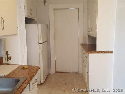 211 Fountain Street New Haven, CT 06515 - Photo 7 of 19 a view of kitchen