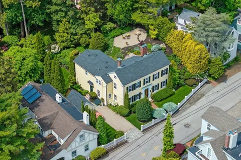 $1,795,000 | 27 Waldron Street, Marblehead, MA 01945
