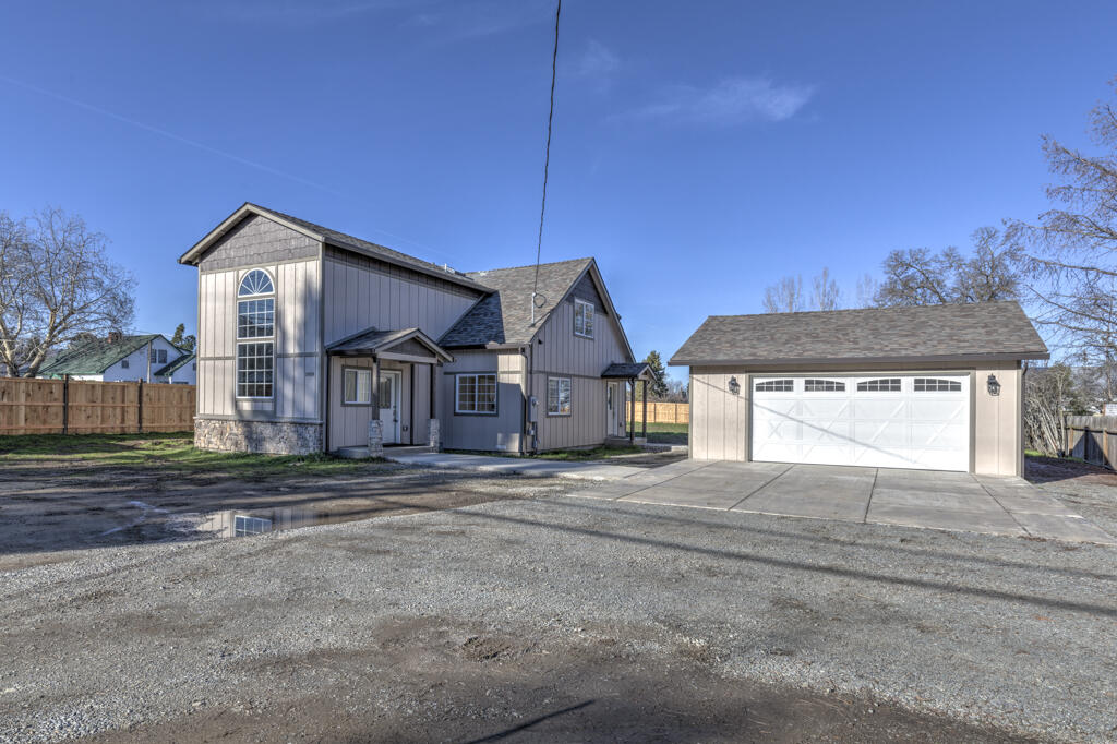 1958 South Stage Road Medford, OR 97501 - Photo 1 of 65 1958 South Stage Rd