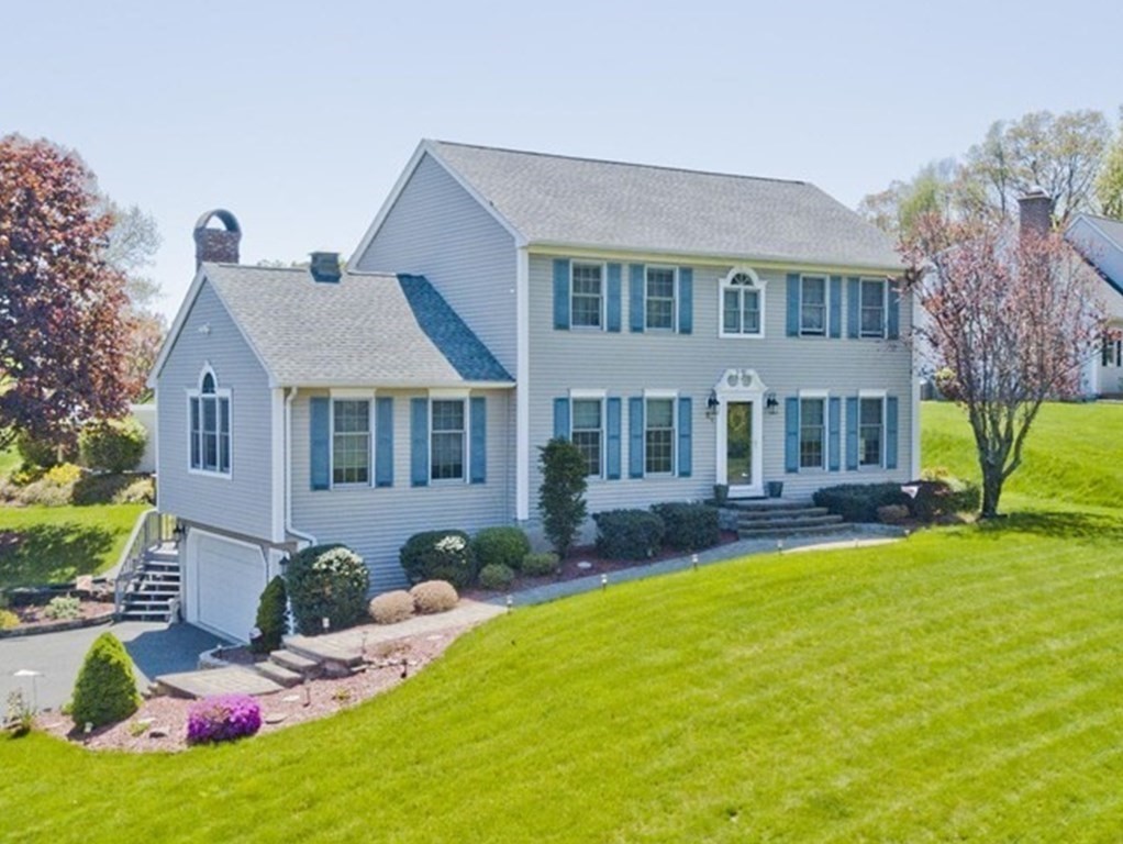 21 Hummingbird Lane West Springfield, MA 01089 - Photo 1 of 42 Gallery Image 1