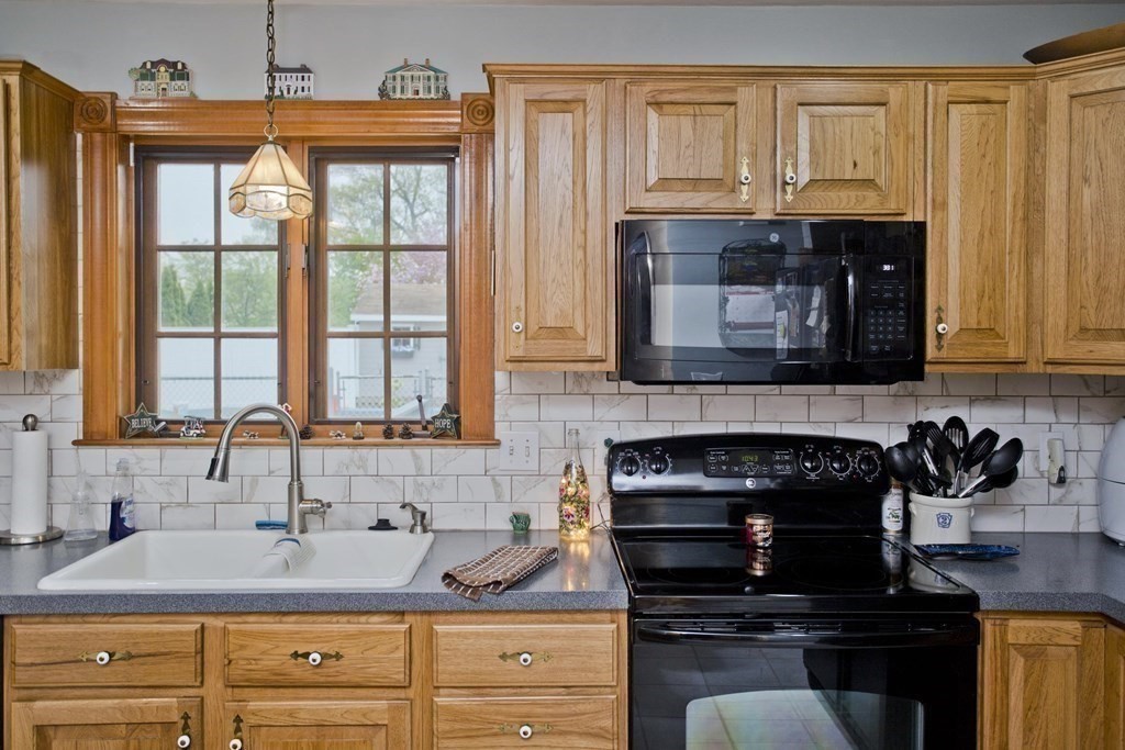 21 Hummingbird Lane West Springfield, MA 01089 - Photo 17 of 42 Gallery Image 17