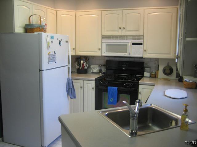 318 Spring Street Bethlehem, PA 18018 - Photo 5 of 10 Gallery Image 5