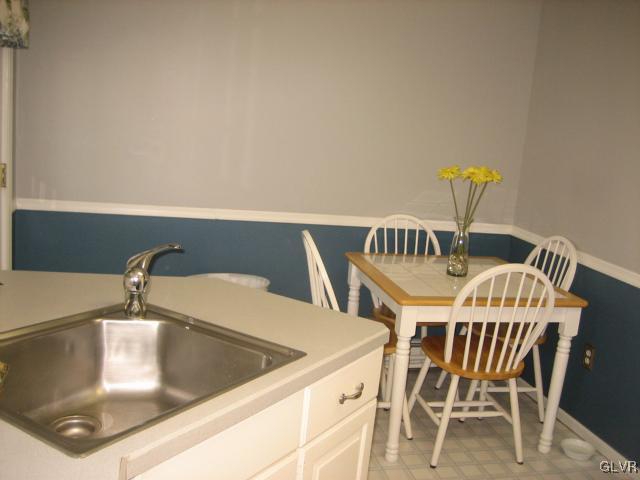 318 Spring Street Bethlehem, PA 18018 - Photo 6 of 10 Gallery Image 6