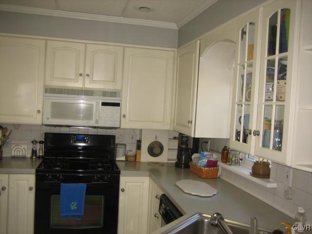 318 Spring Street Bethlehem, PA 18018 - Photo 8 of 10 Gallery Image 8
