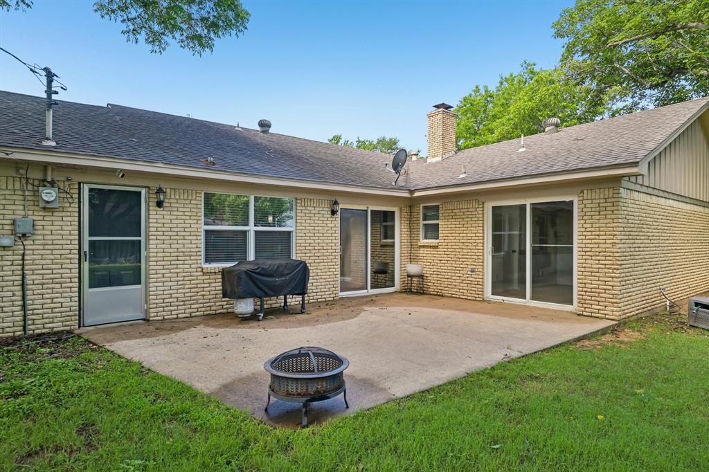 1707 Park Ridge Terrace Arlington, TX 76012 - Photo 33 of 40