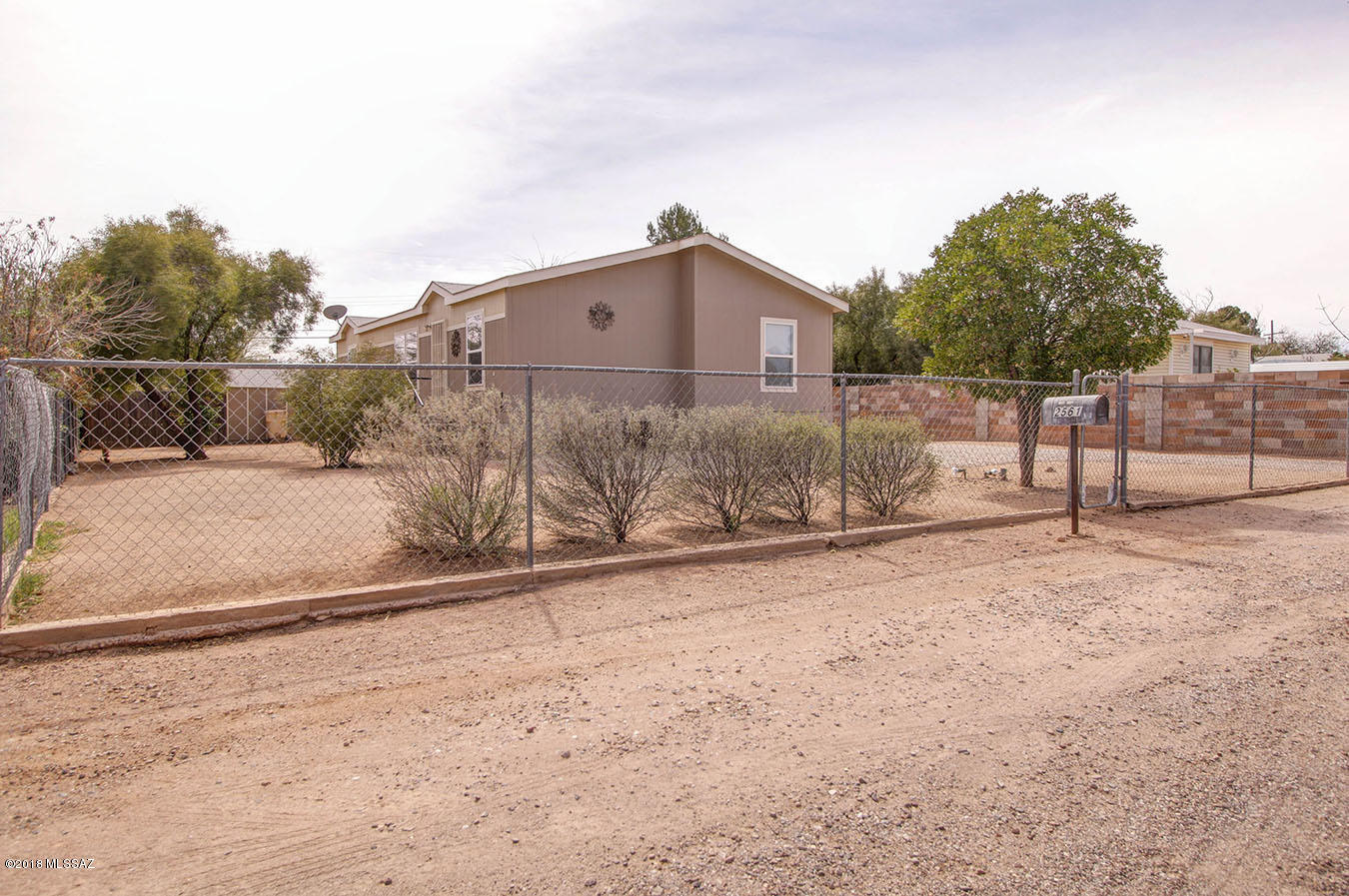 2561 West Roadrunner Road Tucson, AZ 85746 - Photo 2 of 26 Gallery Image 2
