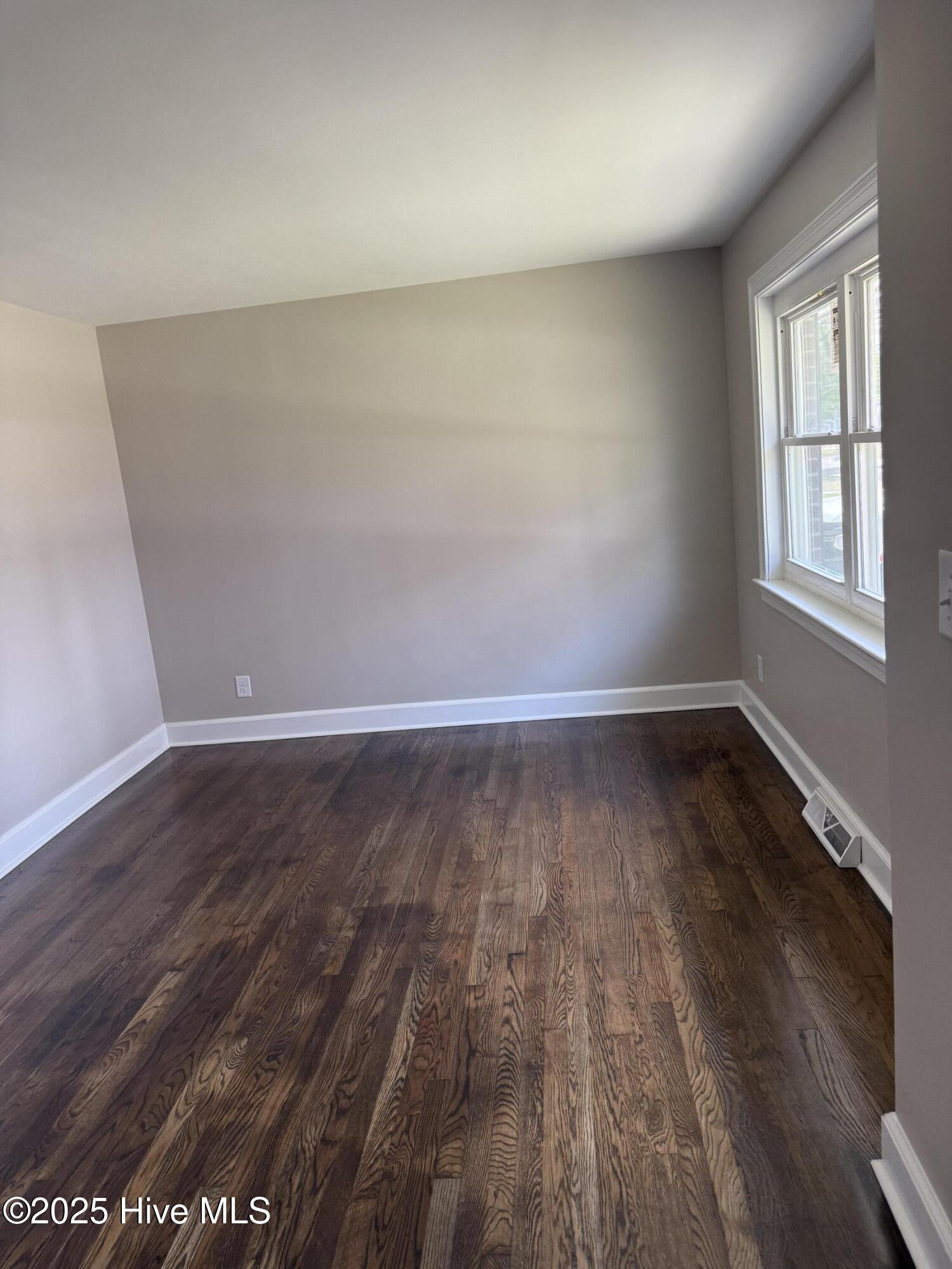 511 Dale Street Southwest Wilson, NC 27893 - Photo 6 of 13 IMG_2185