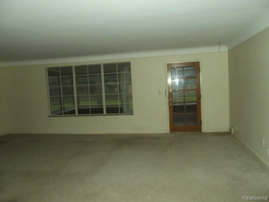 22318 Berg Road Southfield, MI 48033 - Photo 5 of 14