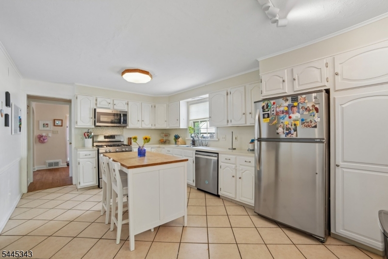 26 Tower Drive Springfield, NJ 07081 - Photo 9 of 21