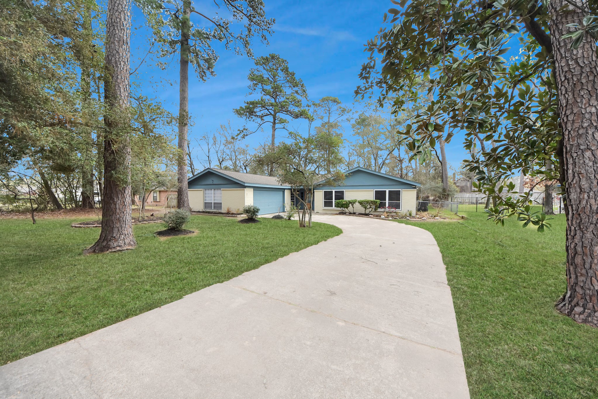 26206 Maplewood Drive Spring, TX 77386 - Photo 2 of 50