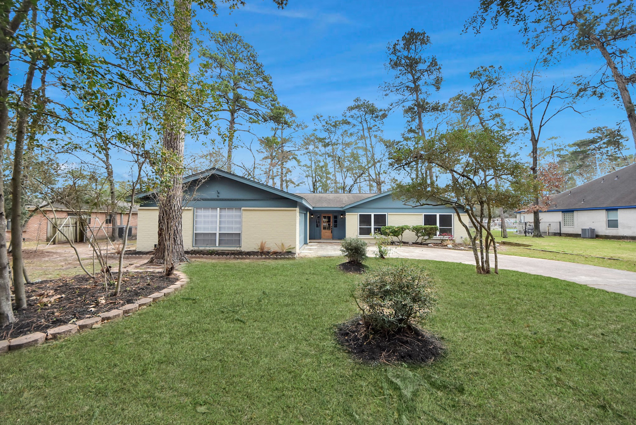 26206 Maplewood Drive Spring, TX 77386 - Photo 3 of 50