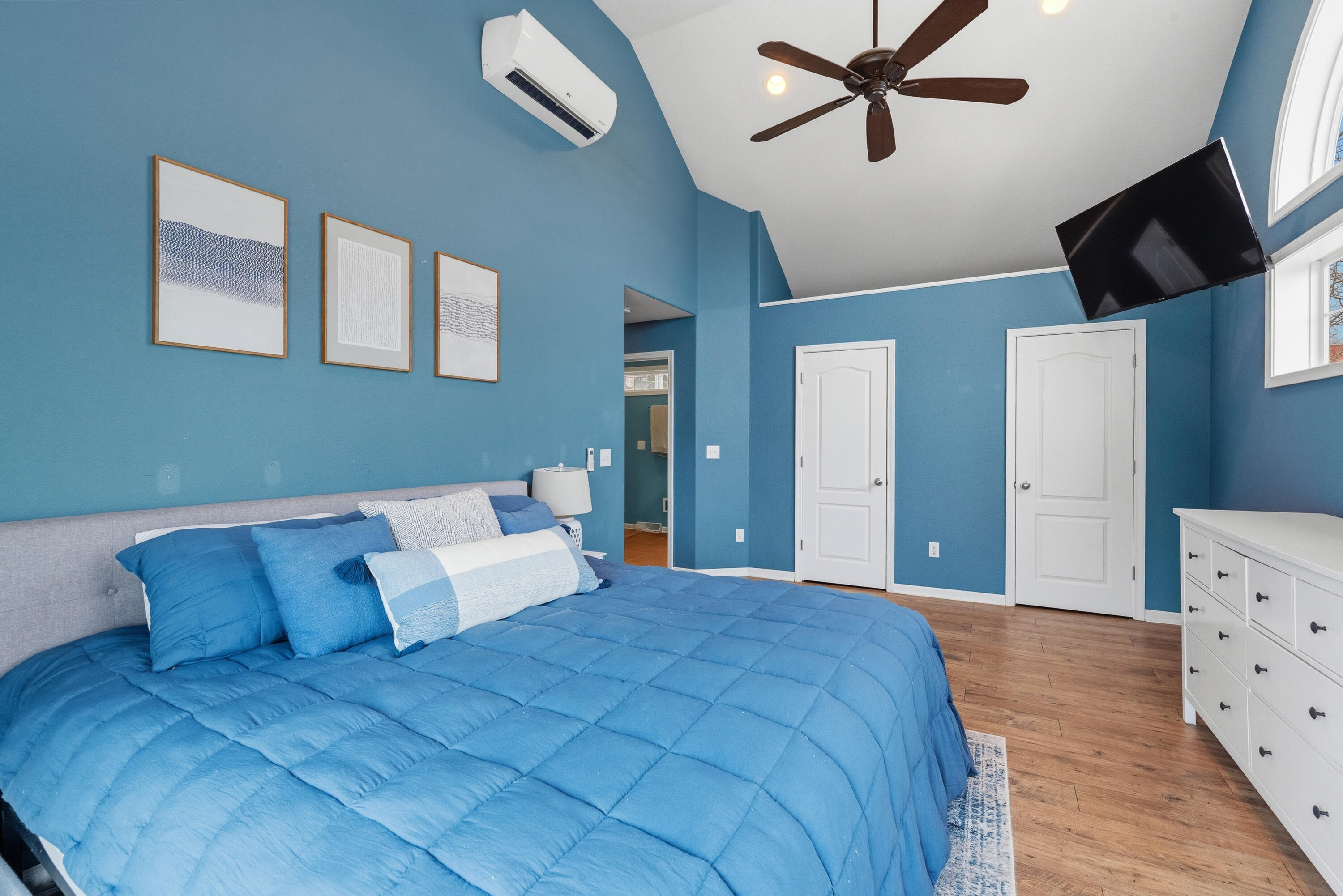 131 Maple Avenue Pewaukee, WI 53072 - Photo 20 of 36 Two Walk In Closets