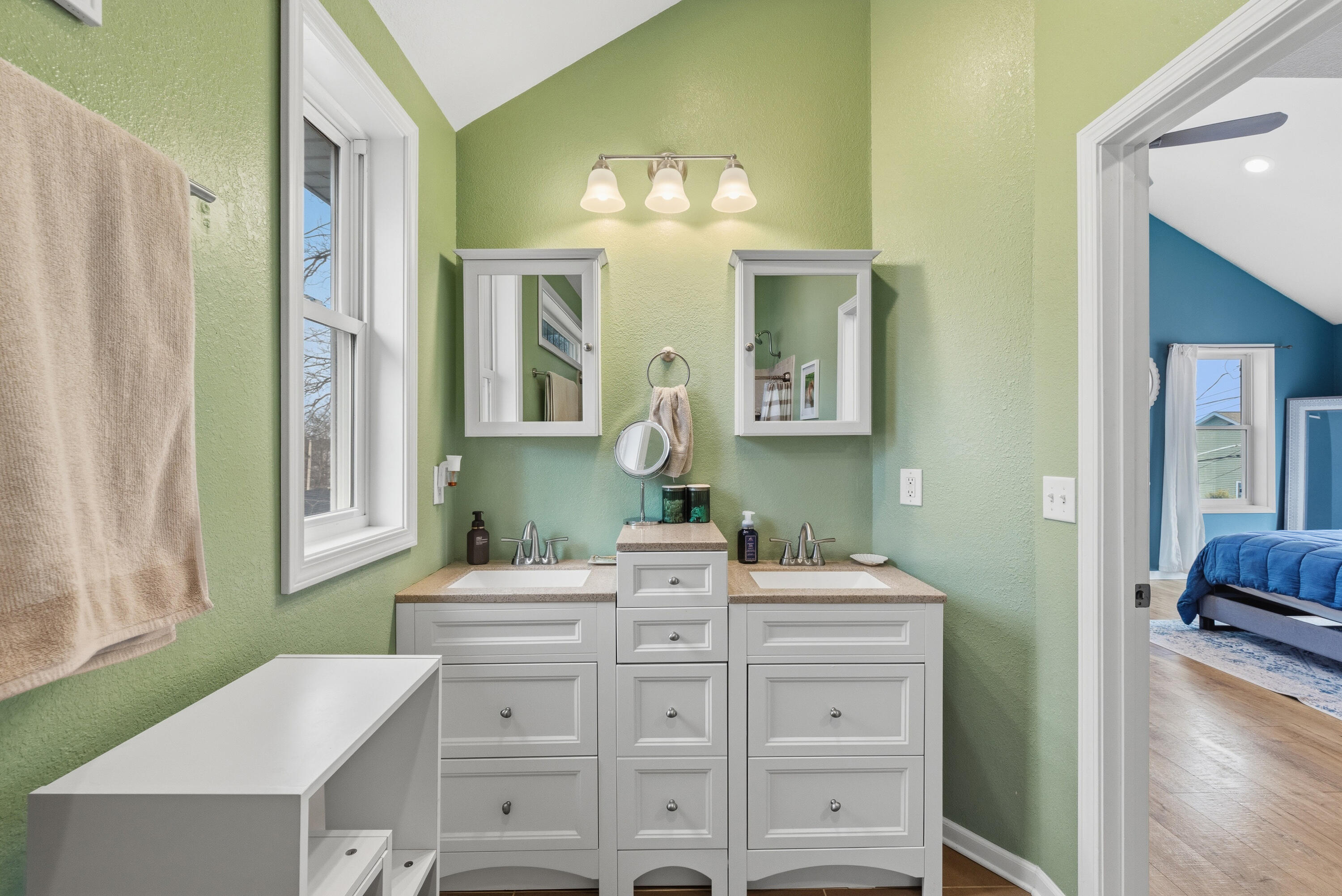 131 Maple Avenue Pewaukee, WI 53072 - Photo 21 of 36 Master Ensuite Bathroom